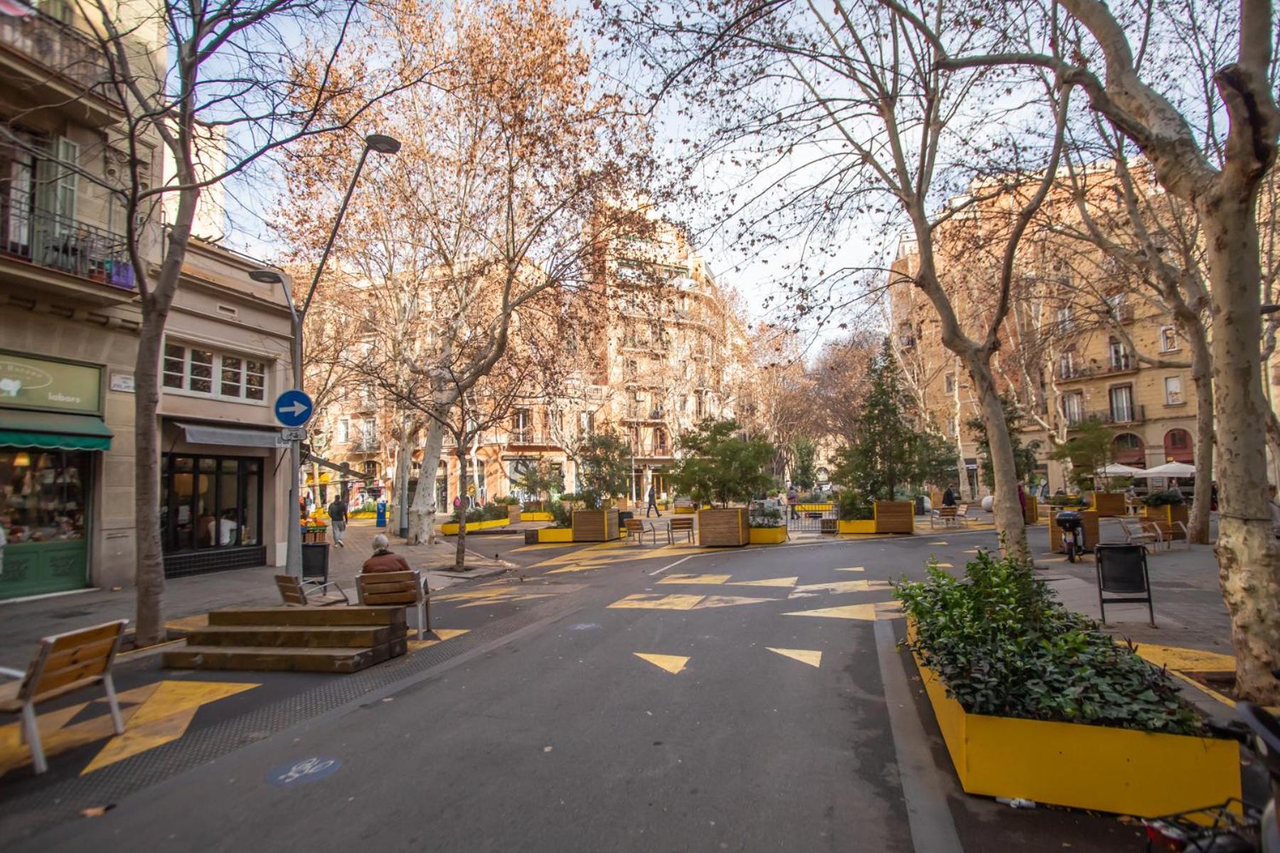 41par254 - Luminous In Sant Antoni *
